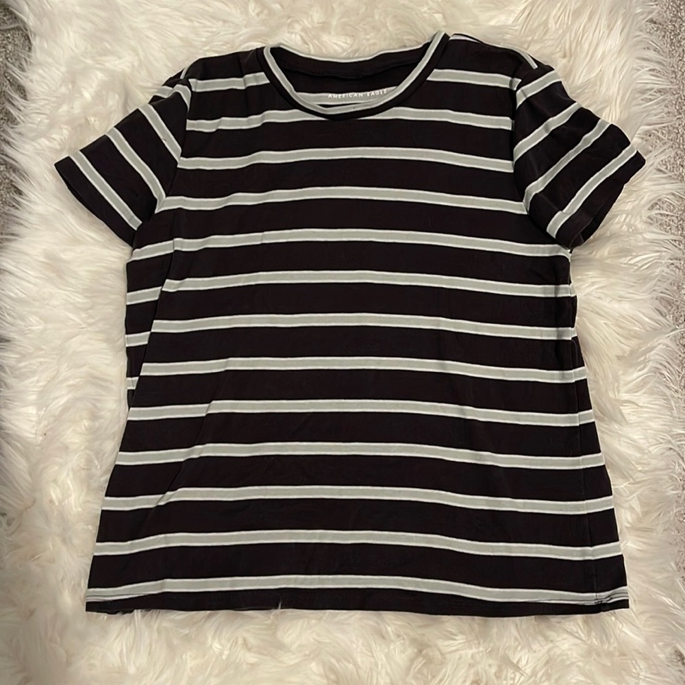 Slightly cropped t shirt